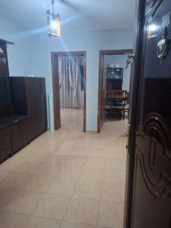Apartament 3+1 me qera në Osman Myderizi, Tiranë, 80 m²