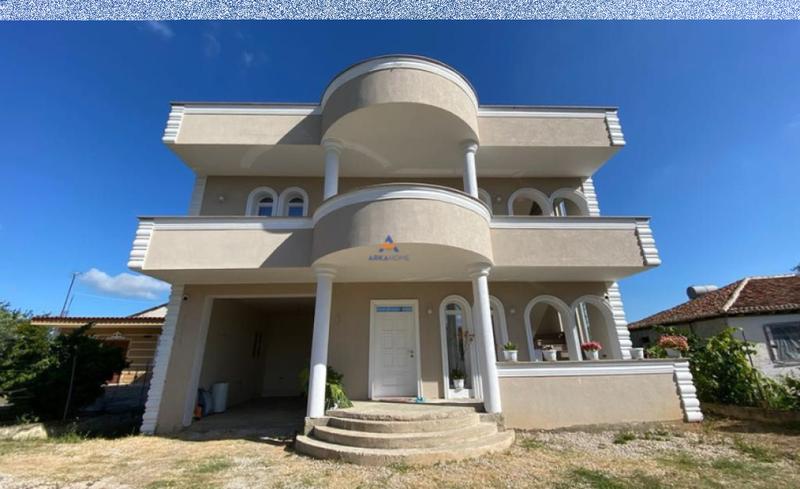 Villa 2+1 in vendita a Sukth, Durazzo, 270 m²