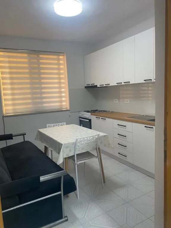 Apartament 1+1 me qera në Rruga Abdyl Frashëri, Tiranë, 56 m². Foto 1 nga 4
