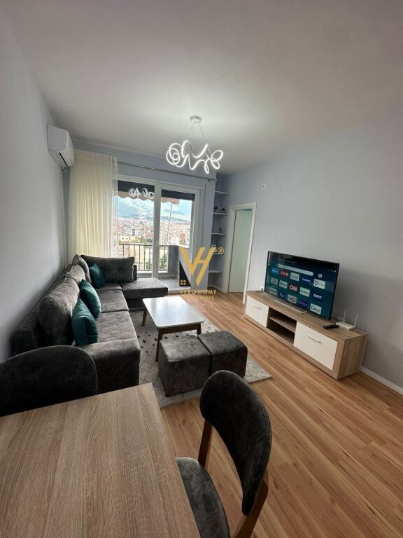 Apartament 2+1 me qera në Rruga 5 Maji, Tiranë, 95 m²