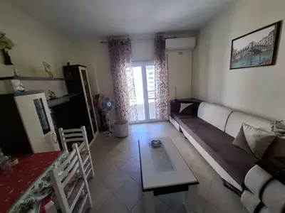 Apartament 1+1 me qera në Lagja 13, Durrës, 60 m². Foto 2 nga 7