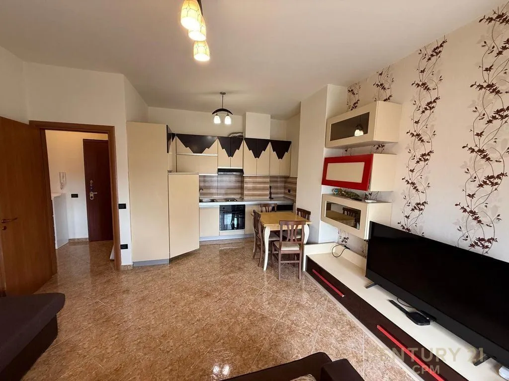 Appartamento 1+1 in affitto a Sheshi Avni Rustemi, Tirana, 70 m². Foto 1 di 5