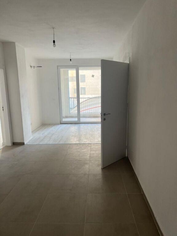 Appartamento 3+1 in vendita a Stacioni i Trenit, Durazzo, 116 m²