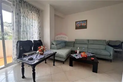Apartament 1+1 në shitje në Qendër, Vlorë, 50 m². Foto 2 nga 12