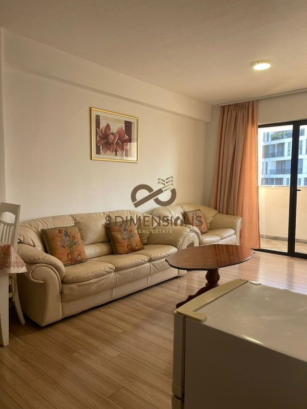 Magazzino 3+1 in vendita a Rruga 5 Maji, Tirana, 149 m²
