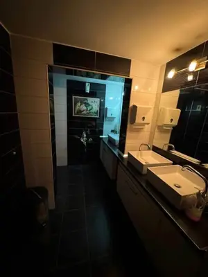 Locale in affitto a Porcelan, Tirana, 650 m². Foto 4 di 8