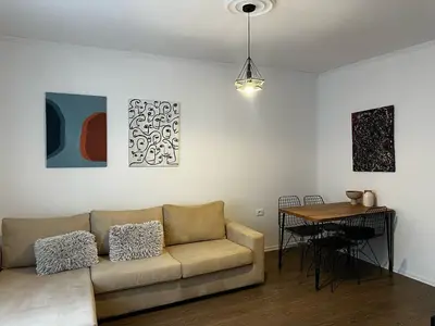 Apartament 1+1 me qera në Rruga Irfan Tomini, Tiranë, 60 m². Foto 2 nga 8
