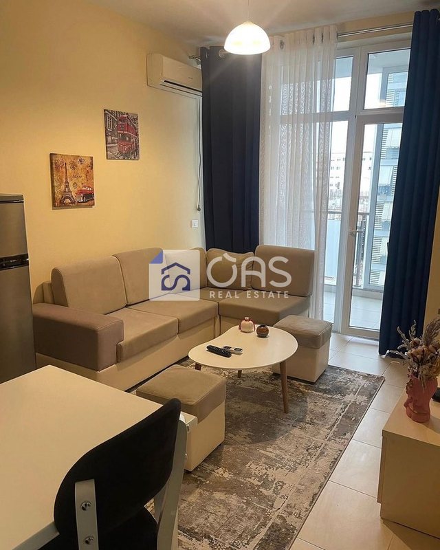 Apartament 1+1 me qera në Komuna e Parisit, Tiranë, 60 m²