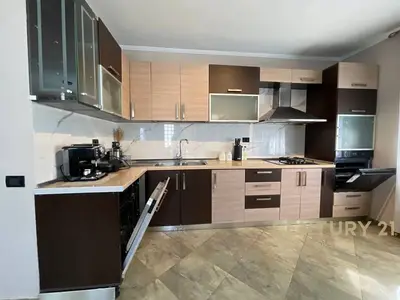 Apartament 2+1 me qera në Rruga Petro Nini Luarasi, Tiranë, 83 m². Foto 3 nga 8