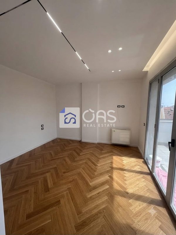 Appartamento 1+1 in vendita a 21 Dhjetori, Tirana, 58 m²