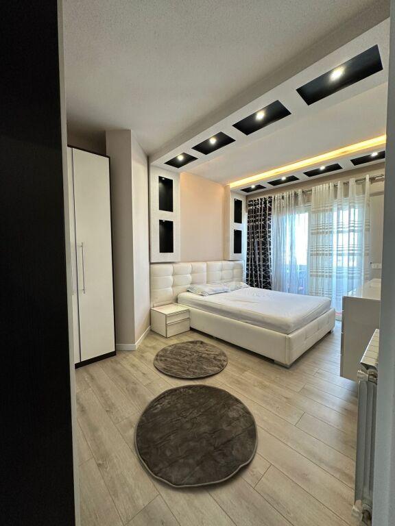 Apartament 1+1 me qera në Kristal Center, Tiranë, 65 m²