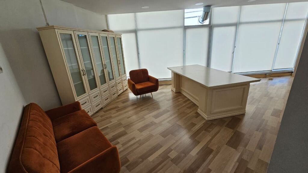Office for rent in Liqeni i Tiranës, Tirana, 260 m². Photo 3 of 3
