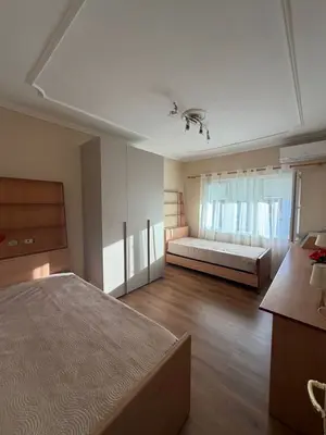 Apartament 2+1 me qera në Pazari i Ri, Tiranë, 100 m². Foto 4 nga 9