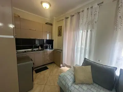 Appartamento 1+1 in affitto a Spitali pediatria infektive, Tirana, 65 m². Foto 3 di 5