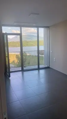 Zyrë me qera në Lake View Residences, Tiranë, 130 m². Foto 3 nga 6