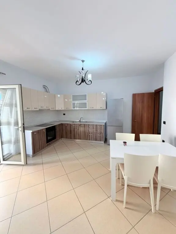 Apartment 2+1 for rent in Rruga Kastrioti, Durrës, 120 m²