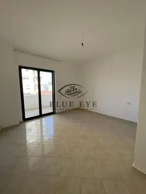 Apartament 2+1 në shitje në Stacioni i Trenit, Durrës, 113 m². Foto 2 nga 8