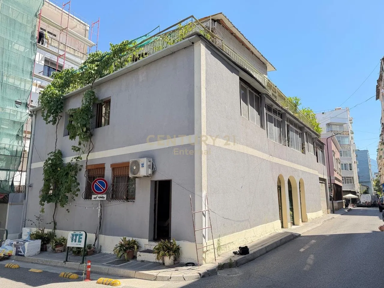 Apartament në shitje në Rruga Petro Nini Luarasi, Tiranë, 600 m². Foto 1 nga 5