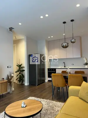 Apartament 2+1 me qera në Komuna e Parisit, Tiranë, 95 m². Foto 2 nga 11