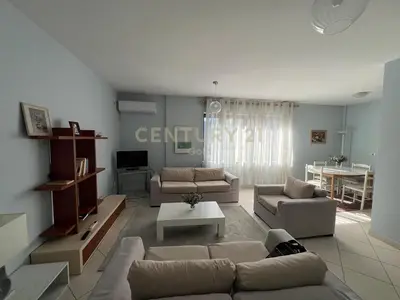 Apartament 2+1 në shitje në Rruga e Barrikadave, Tiranë, 109 m². Foto 2 nga 12
