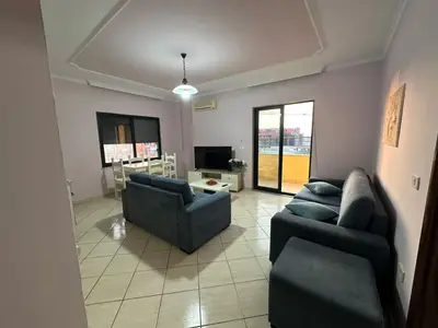 Apartament 1+1 në shitje në Rruga Muhamet Gjollesha, Tiranë, 80 m². Foto 5 nga 9
