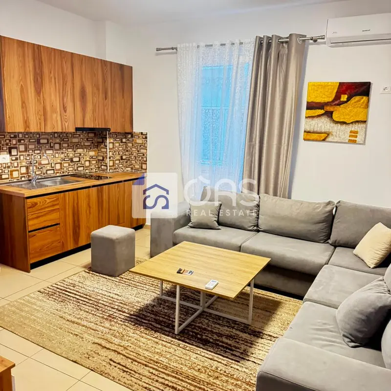 Appartamento 1+1 in affitto a 5 maj, Tirana, 60 m²