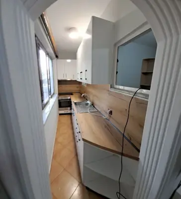 Apartament 2+1 me qera në Sheshi Shtraus, Tiranë, 75 m². Foto 2 nga 5