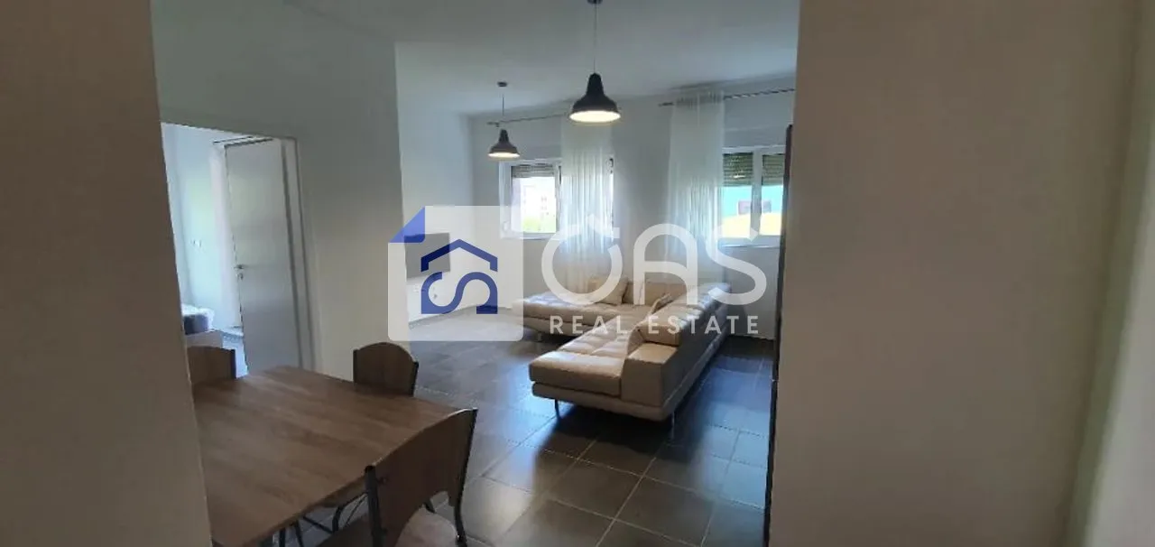 Apartament 2+1 me qera në Ali Dem, Tiranë, 85 m². Foto 1 nga 4