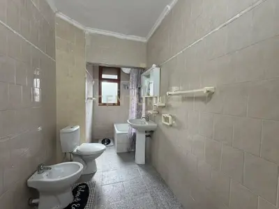 Apartament 1+1 në shitje në Pallati me Shigjeta, Tiranë, 59 m². Foto 1 nga 7