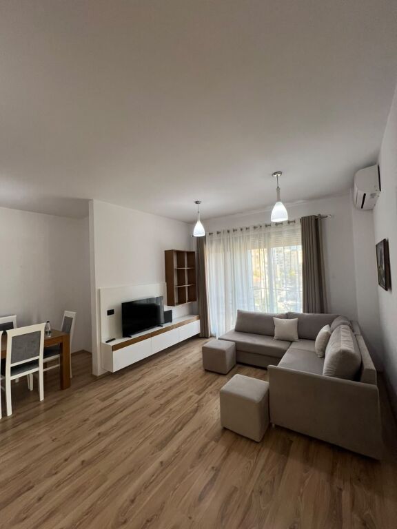 House 2+1 for sale in Rruga e Kosovarëve, Tirana, 92 m²