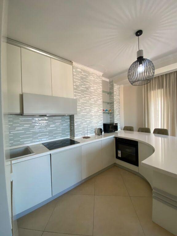 Appartamento 1+1 in vendita a Kompleksi Rafaelo Dajti, Tirana, 99 m²