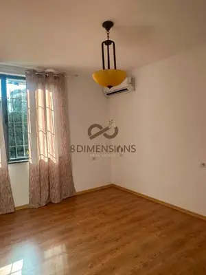 Appartamento 1+1 in affitto a Sheshi Skënderbej, Tirana, 55 m². Foto 3 di 6