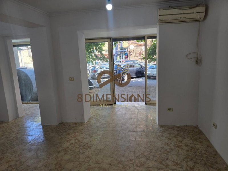 Negozio in vendita a 21 Dhjetori, Tirana, 64 m²