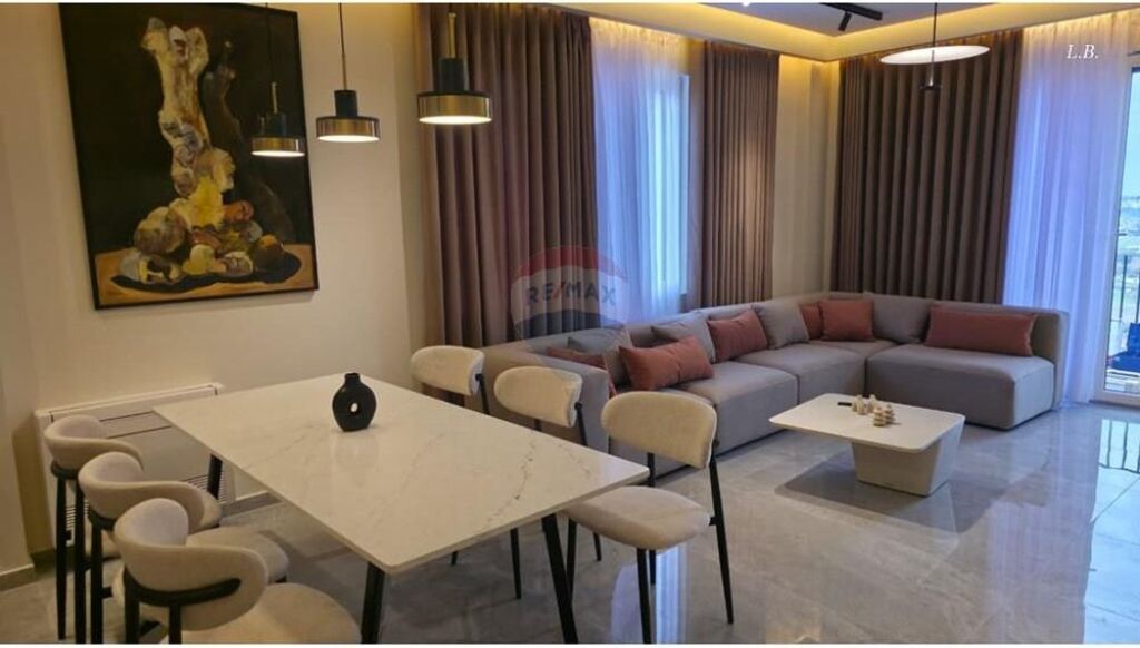 Attico in vendita a Secret Garden Residence, Tirana, 216 m². Foto 2 di 3