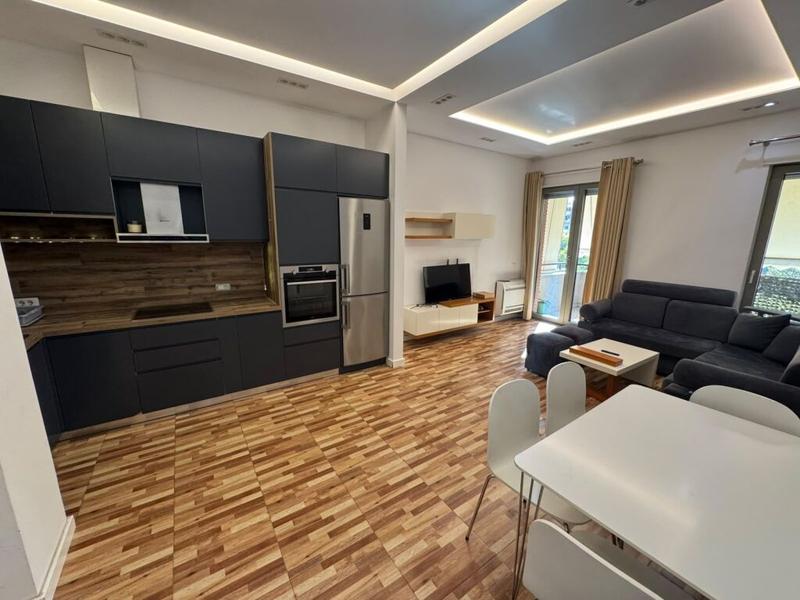 Appartamento 1+1 in affitto a Kompleksi Delijorgji, Tirana, 70 m²