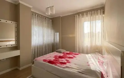 Apartament 2+1 me qera në Komuna e Parisit, Tiranë, 87 m². Foto 2 nga 3