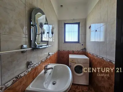 Villa for sale in Lagja nr.17, Durrës, 368 m². Photo 7 of 12