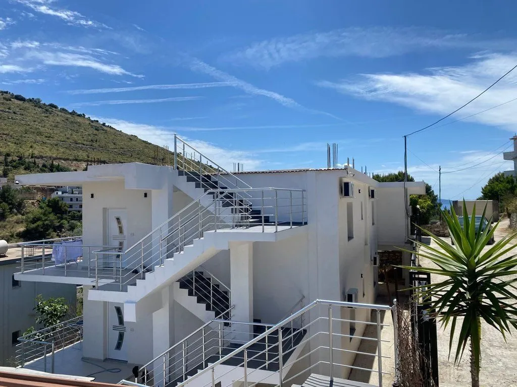 Vilë 1+1 në shitje në Gjashtës, Sarandë, 285 m². Foto 1 nga 8