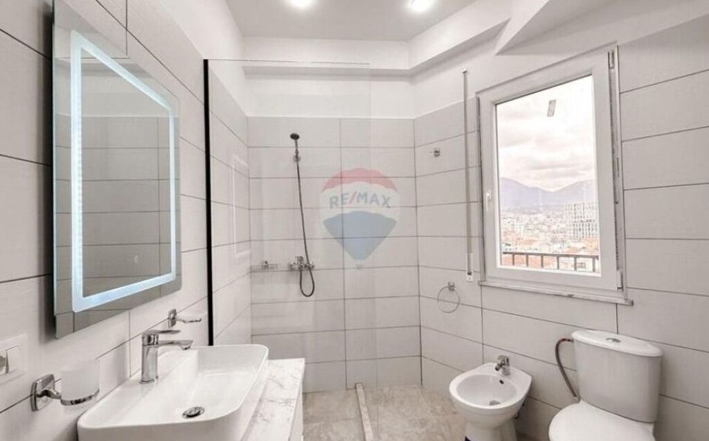 Appartamento in affitto a Rruga e Dibrës, Tirana, 74 m². Foto 2 di 2