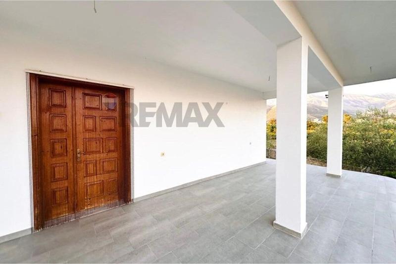 Vilë në shitje në Delvinë, Sarandë, 116 m². Foto 3 nga 5