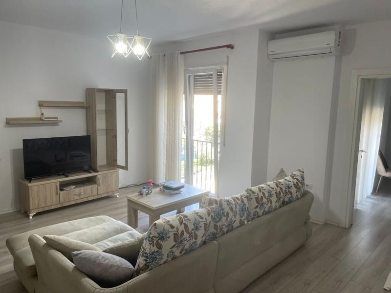 Apartament 1+1 me qera në Rruga Haxhi Hysen Dalliu, Tiranë, 70 m²