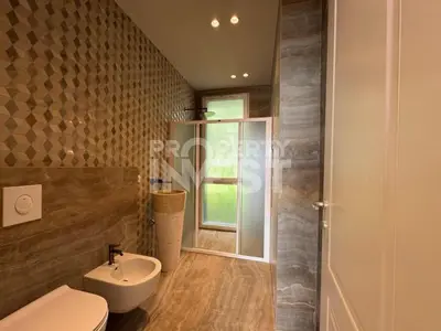 Apartament 3+1 në shitje në Pallati i Brigadave, Tiranë, 154 m². Foto 4 nga 8