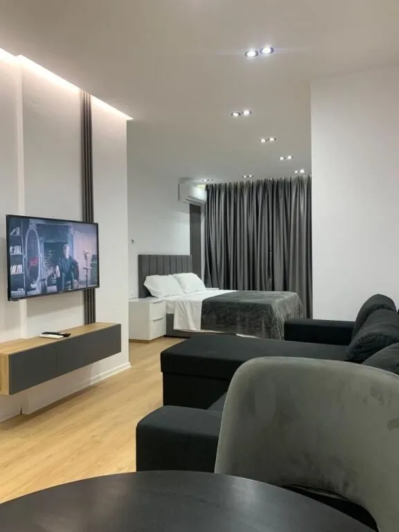 Garsoniere me qera në Sheshi Skënderbej, Tiranë, 33 m². Foto 1 nga 3