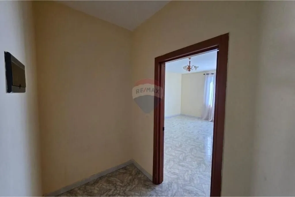 Apartament 2+1 nĂ« shitje nĂ« Rruga e re, VlorĂ«, 110 mÂČ. Foto 1 nga 12