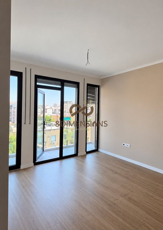 Locale commerciale 2+1 in affitto a Rruga e Dibrës, Tirana, 82 m²