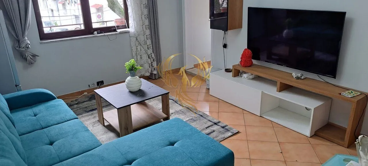 Apartament 2+1 me qera në Rruga Xhanfize Keko, Tiranë, 56 m². Foto 1 nga 8