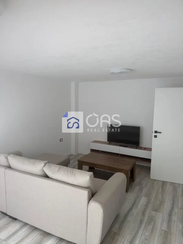 Appartamento 1+1 in affitto a 5 Maj, Tirana, 56 m²