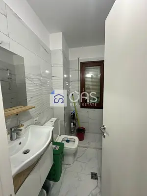 Apartament 1+1 me qera në Kopshti Botanik, Tiranë, 70 m². Foto 2 nga 6