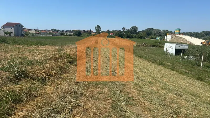 Tokë në shitje në Pjeze, Durrës, 1 800 m²