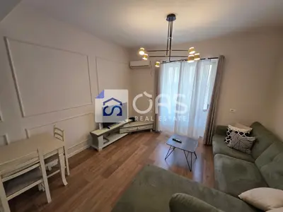 Apartament 1+1 me qera në Myslym Shyri, Tiranë, 65 m². Foto 1 nga 9